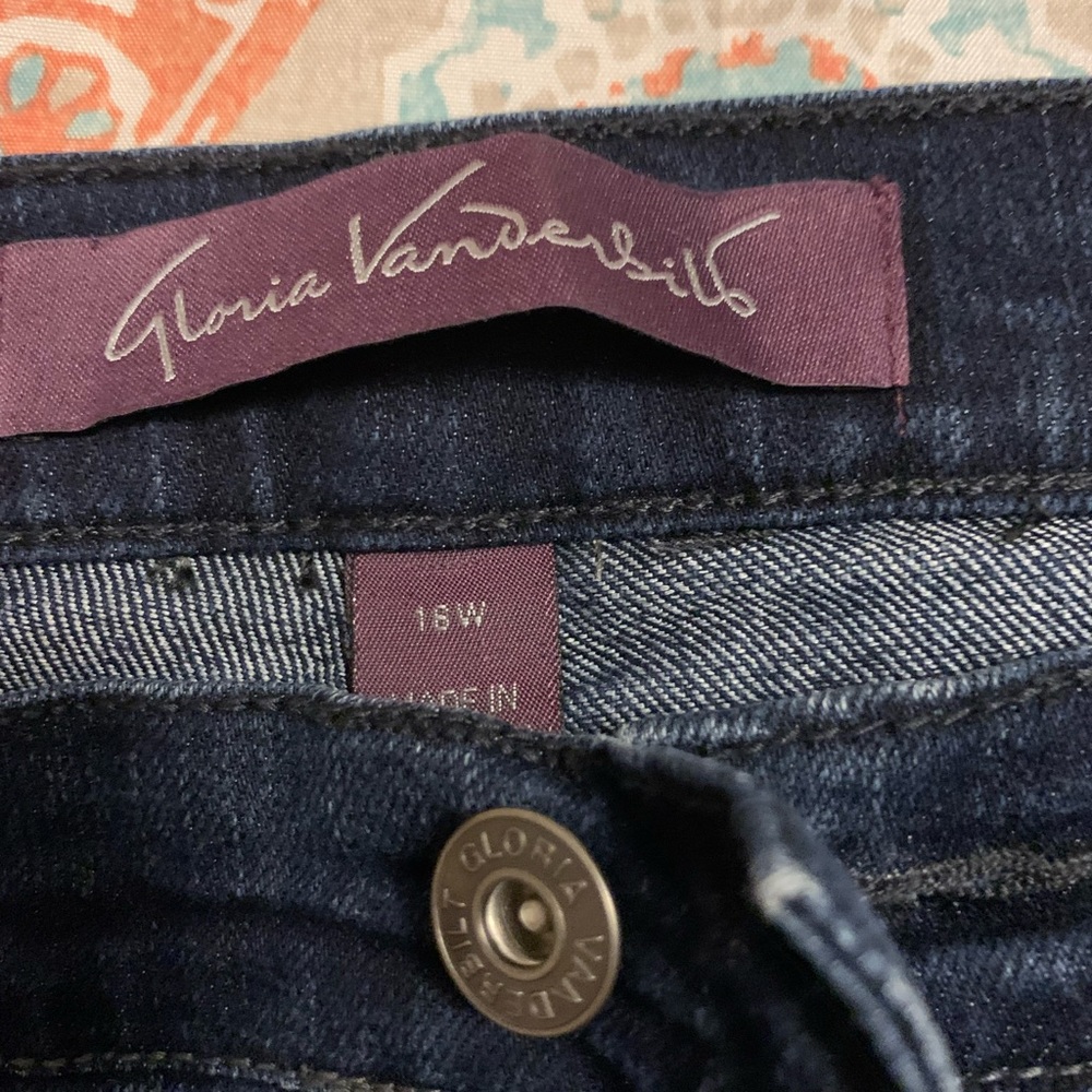 Blue Gloria Vanderbilt jeans like new